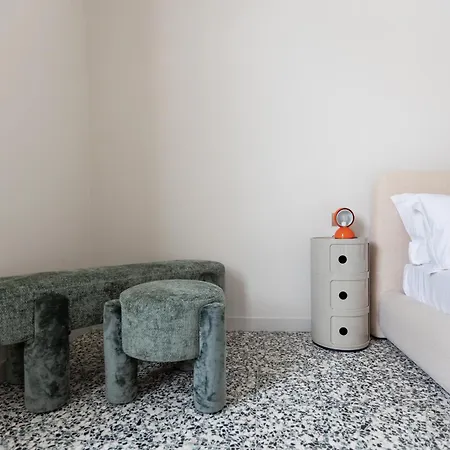 Newly Renovated Two-room * Milano