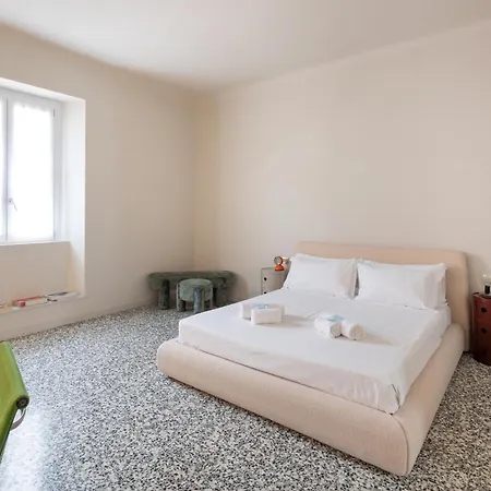 Newly Renovated Two-room Milano