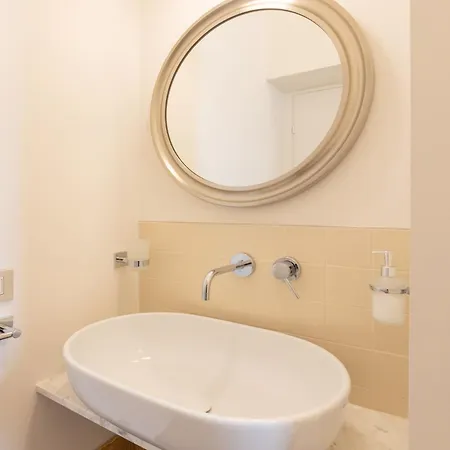 Newly Renovated Two-room Daire Milano